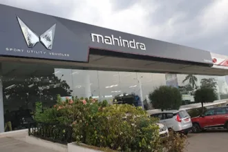 mahindra car showroom